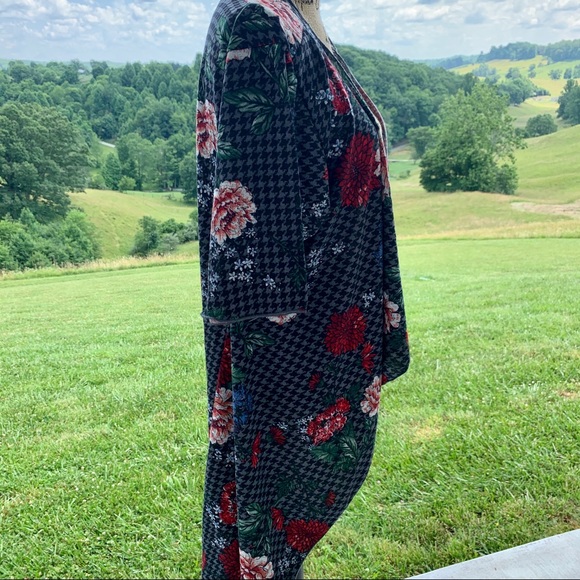 LuLaRoe Shirley Houndstooth Floral Kimono SM NWT - Picture 6 of 10